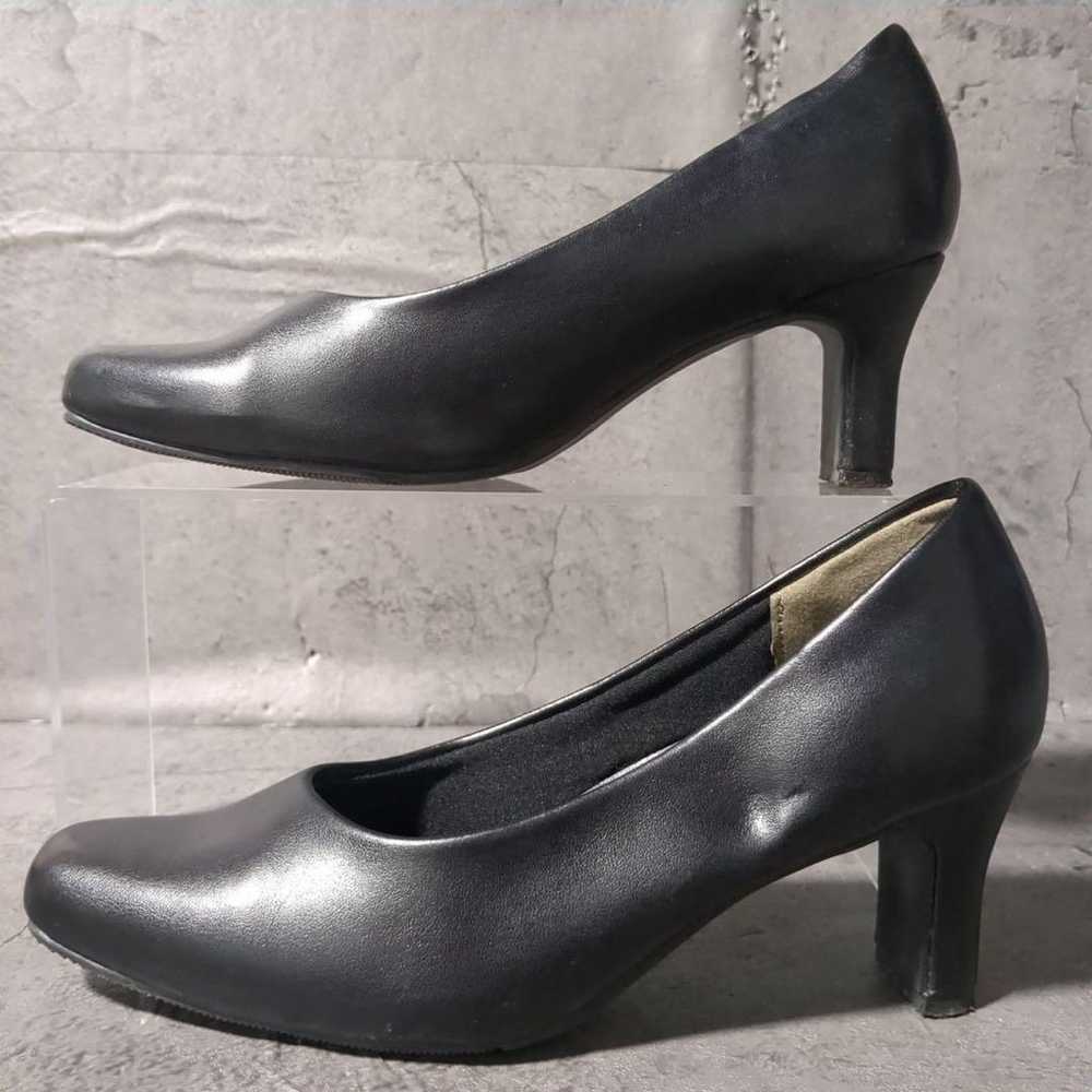 【Romeo Valentino】 (22.5) Square Toe Leather Pumps - image 3