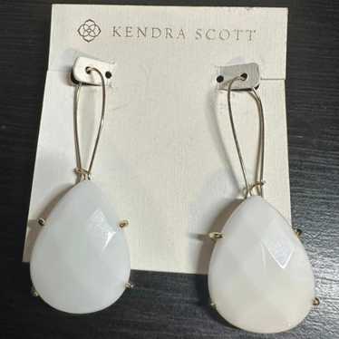 VGUC Kendra Scott White & Gold Allison Earrings