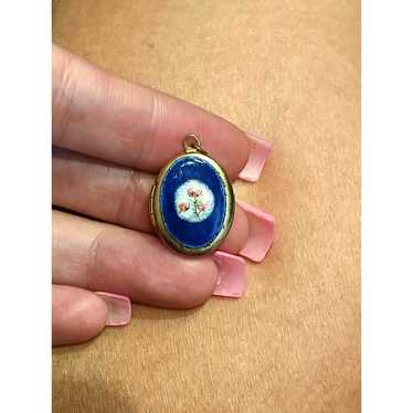 Vintage Handpainted Floral Cobalt Blue Round Penda