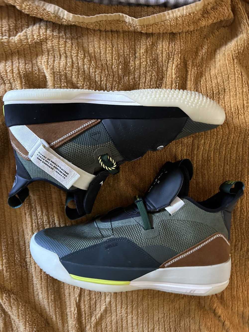 Jordan Brand × Travis Scott Jordan XXXIII - image 2