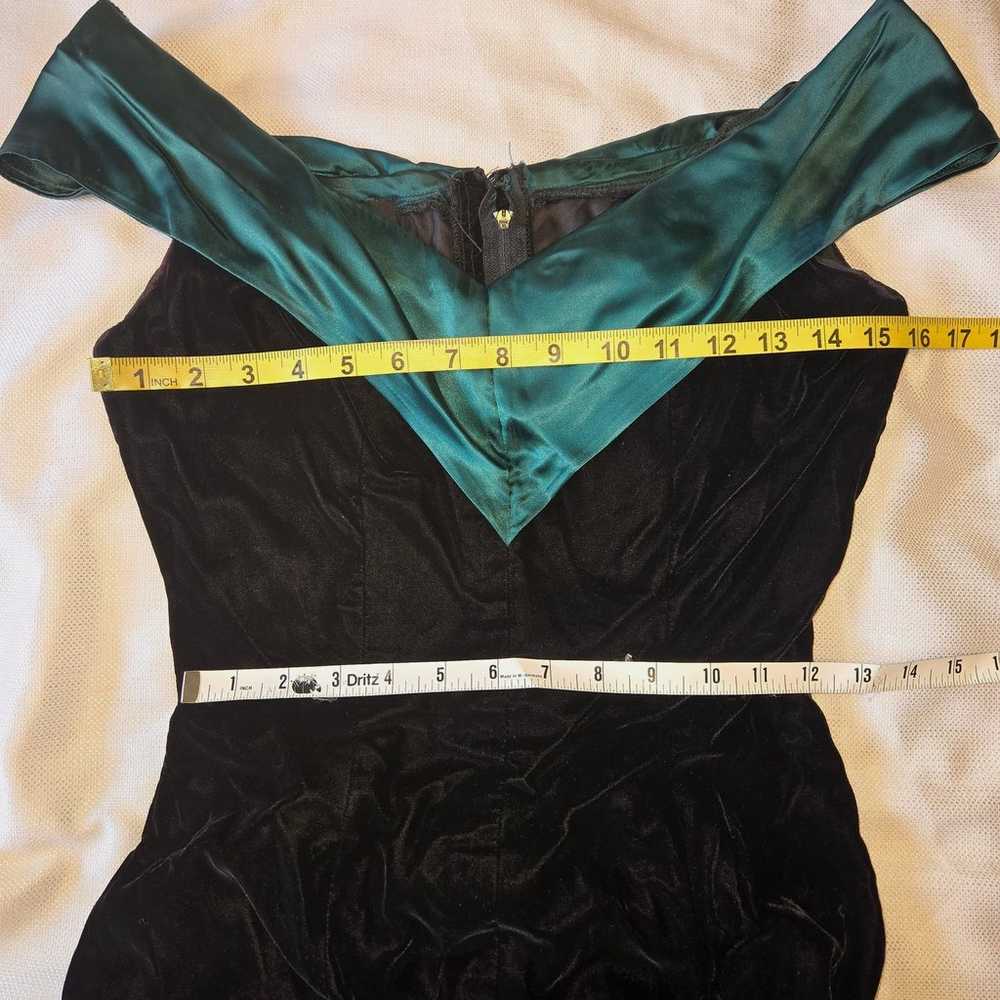 Size 8 Vintage LORALIE Black Velvet Green Satin O… - image 3