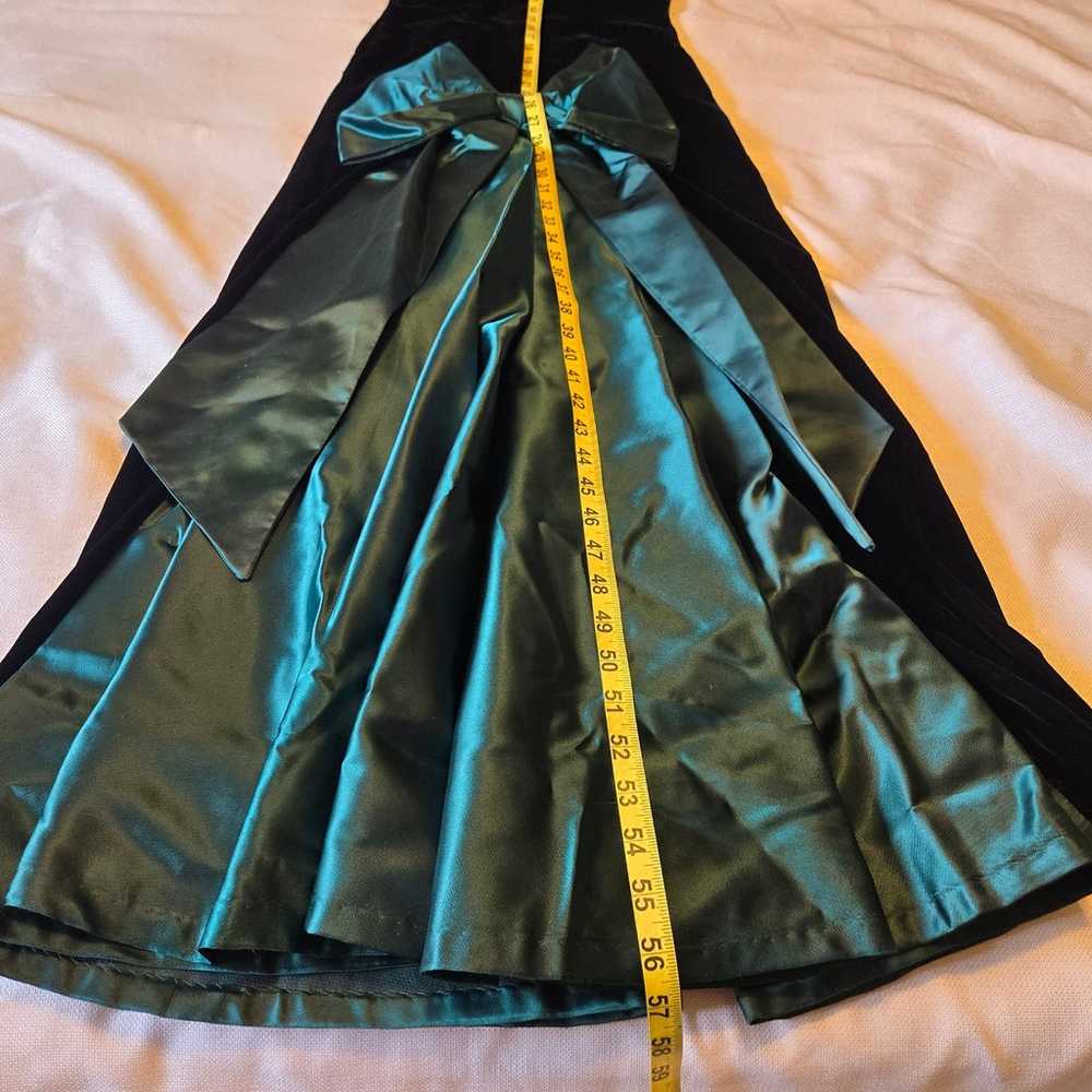 Size 8 Vintage LORALIE Black Velvet Green Satin O… - image 4