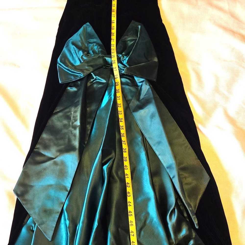 Size 8 Vintage LORALIE Black Velvet Green Satin O… - image 5