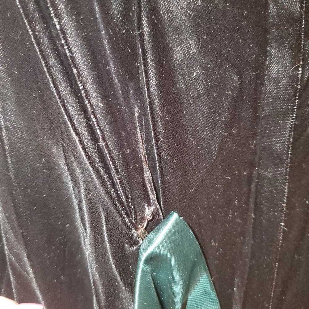 Size 8 Vintage LORALIE Black Velvet Green Satin O… - image 9