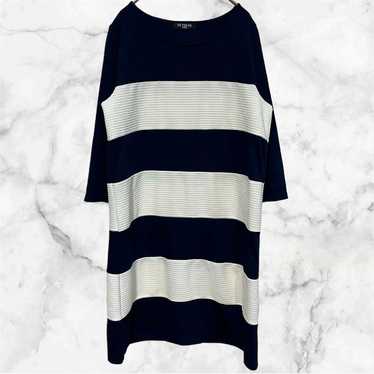 Knee-length women's dress with a striped pattern,… - image 1