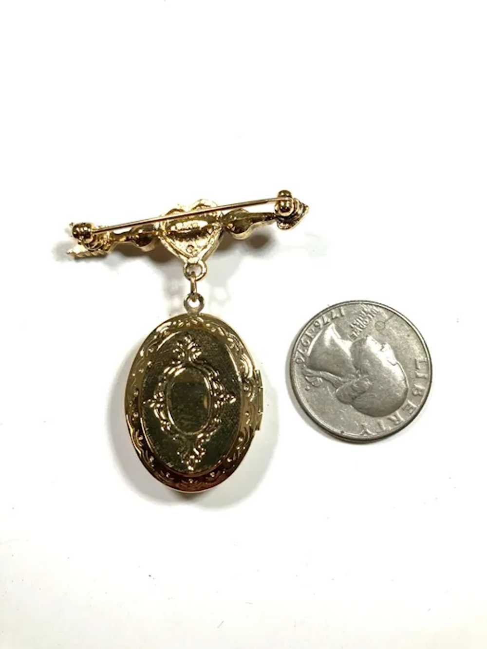 Avon Cherished Moments Locket Pin Mint in Origina… - image 4