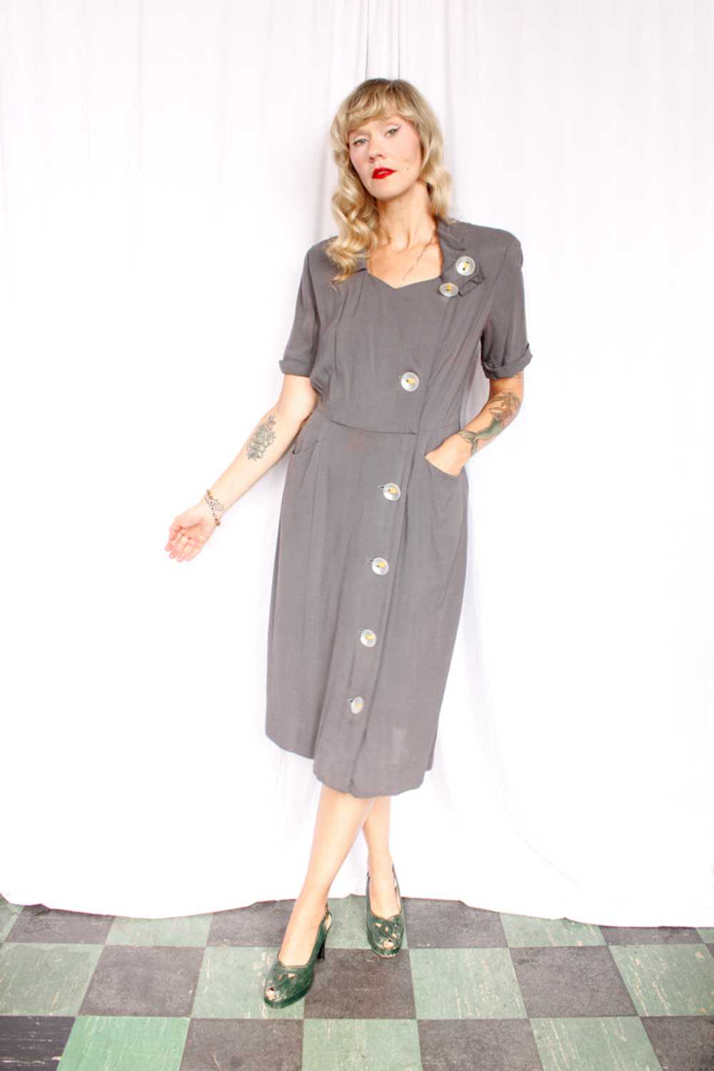 1940s Town & Travel Grey Button Dress - Medium - image 6