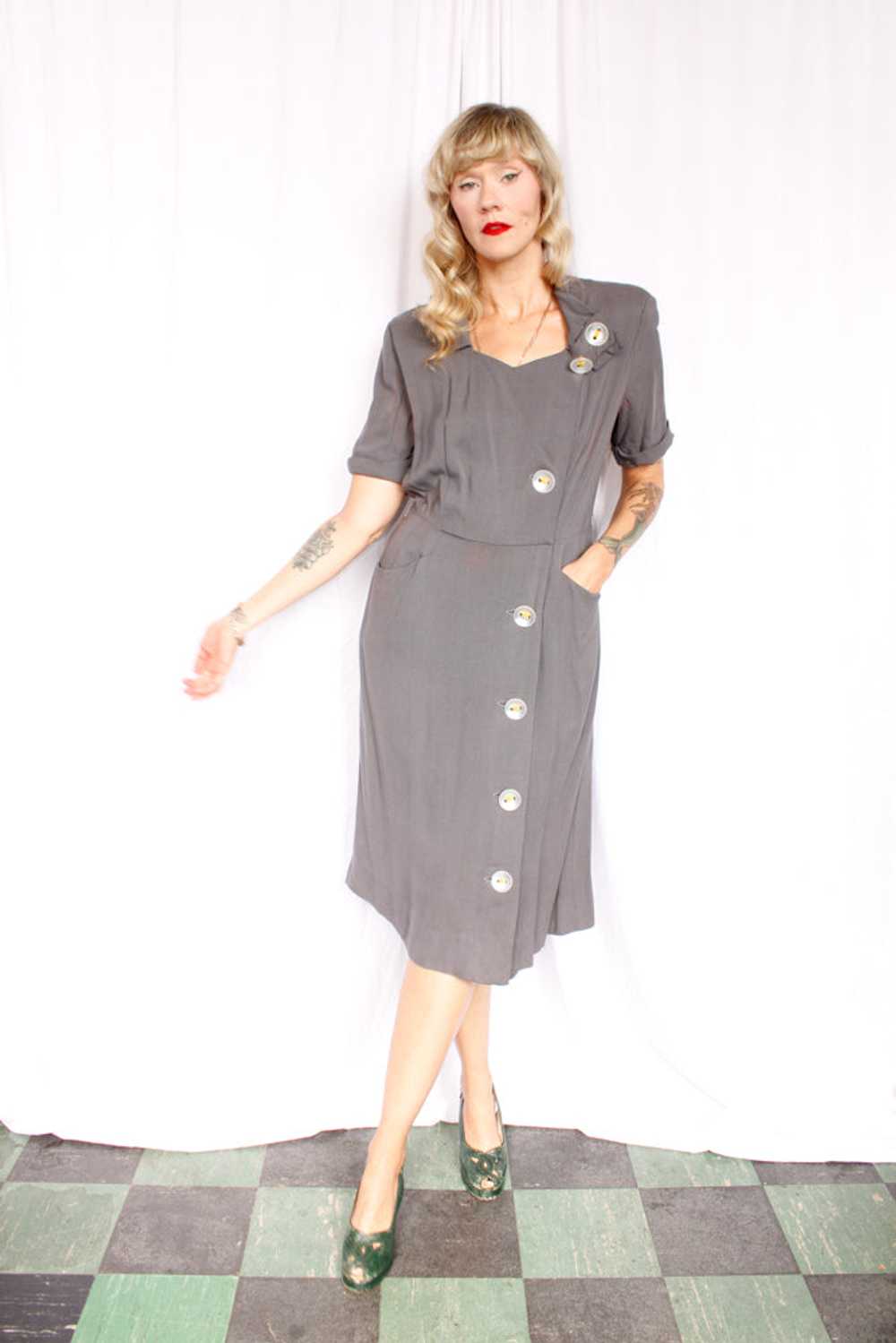 1940s Town & Travel Grey Button Dress - Medium - image 7