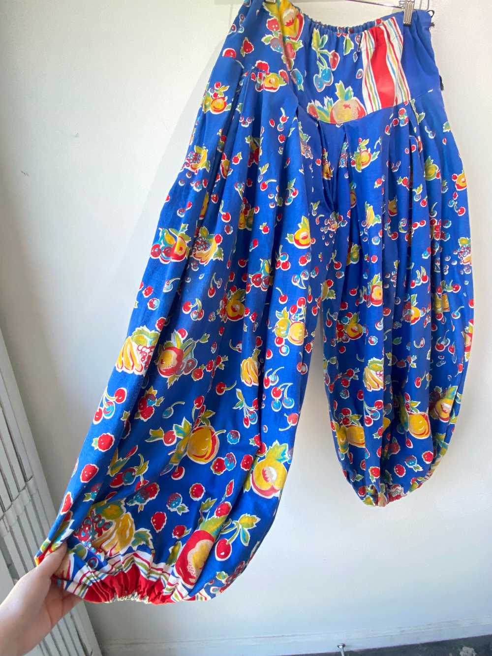 Vintage Blue Fruit Print Balloon Pants - image 3