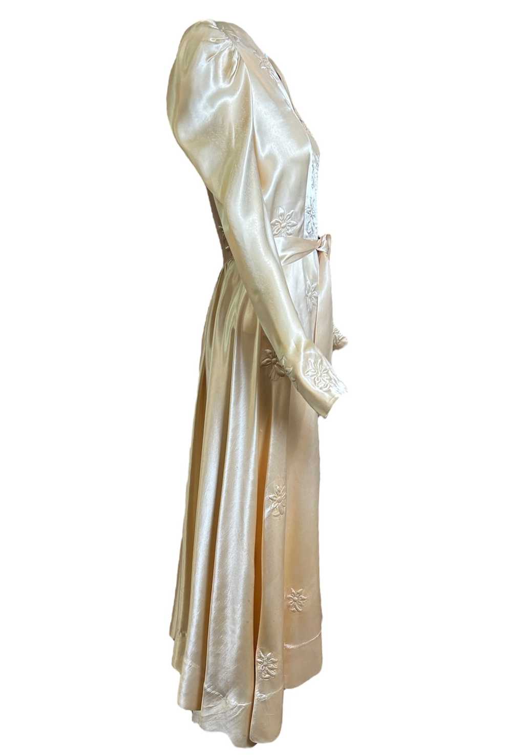 1940s Champagne Satin Evening Gown/Dressing Gown - image 3