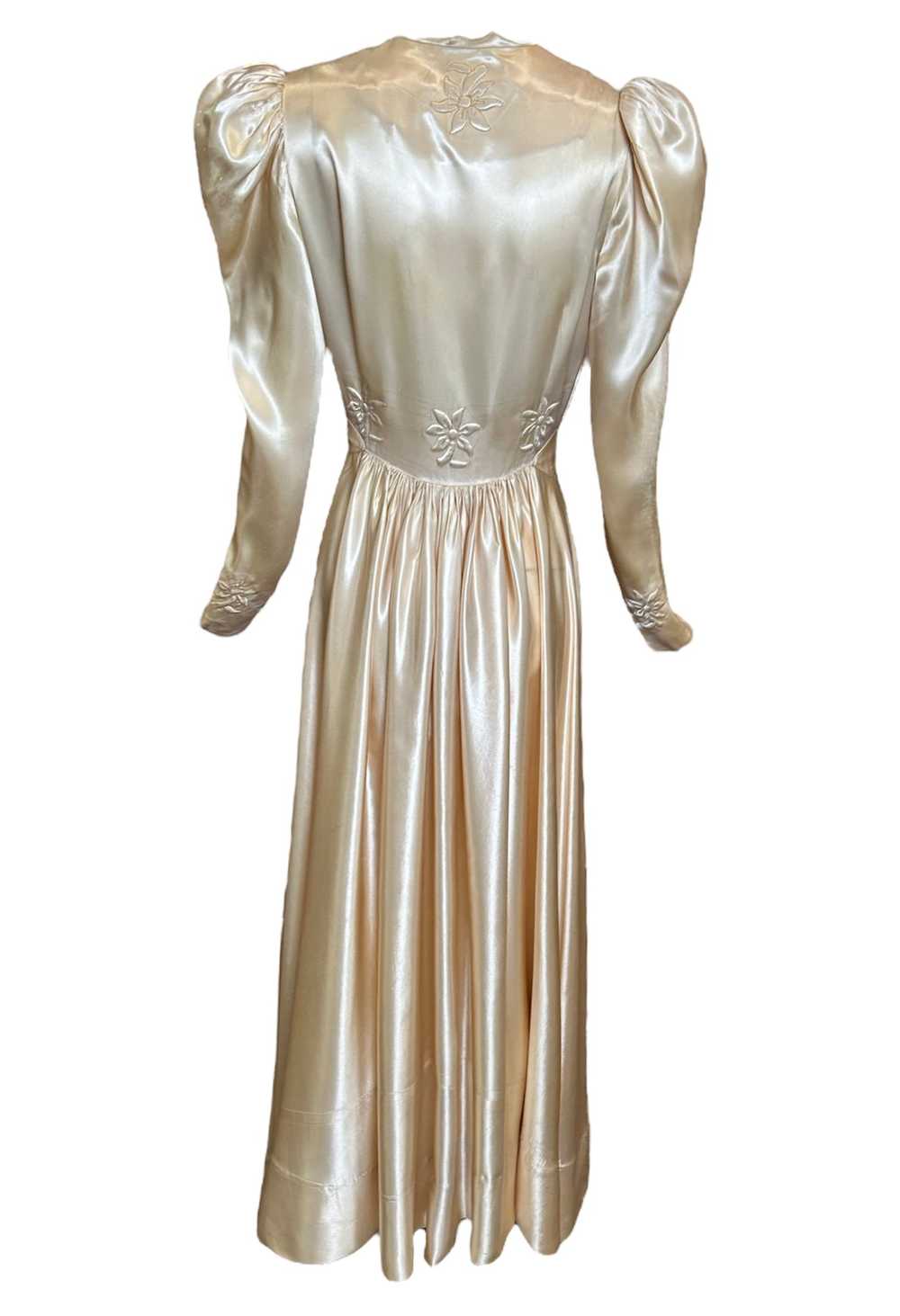 1940s Champagne Satin Evening Gown/Dressing Gown - image 4