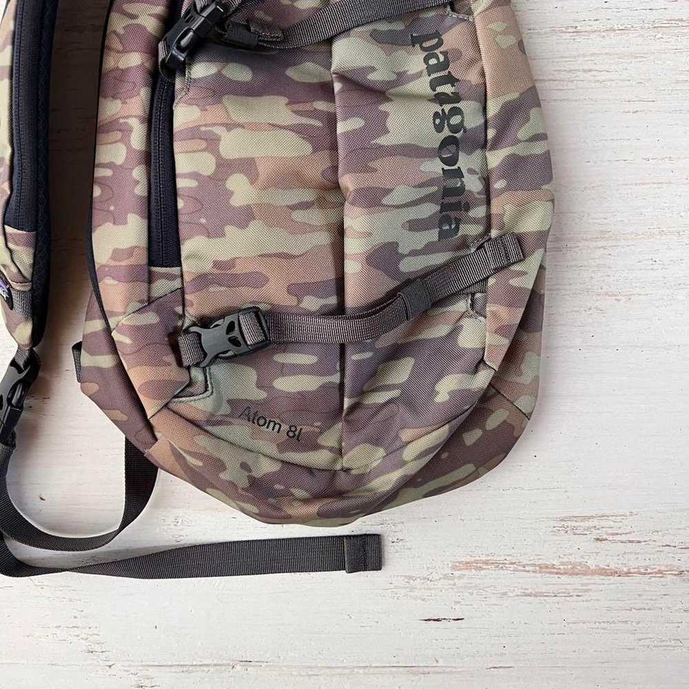 patagonia Patagonia Camo Atom Sling 8L Extremely … - image 2