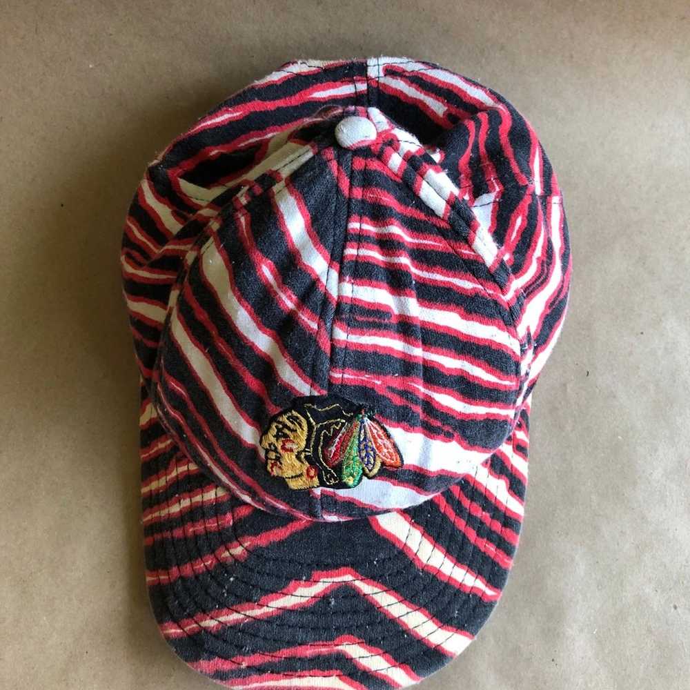 Vintage ZUBAZ Chicago Blackhawks Snapback Hat NHL… - image 2