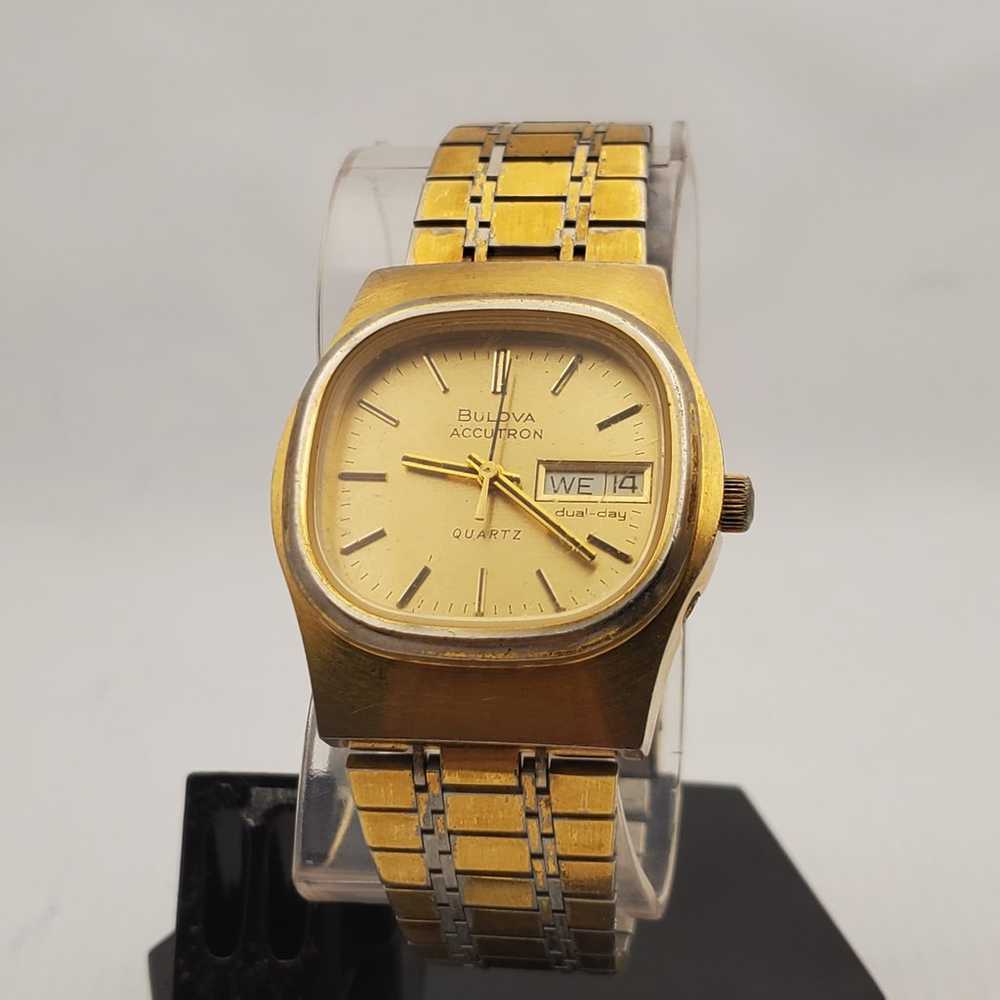 VINTAGE BULOVA ACCUTRON QUARTZ DUAL DAY MEN'S SWI… - image 3