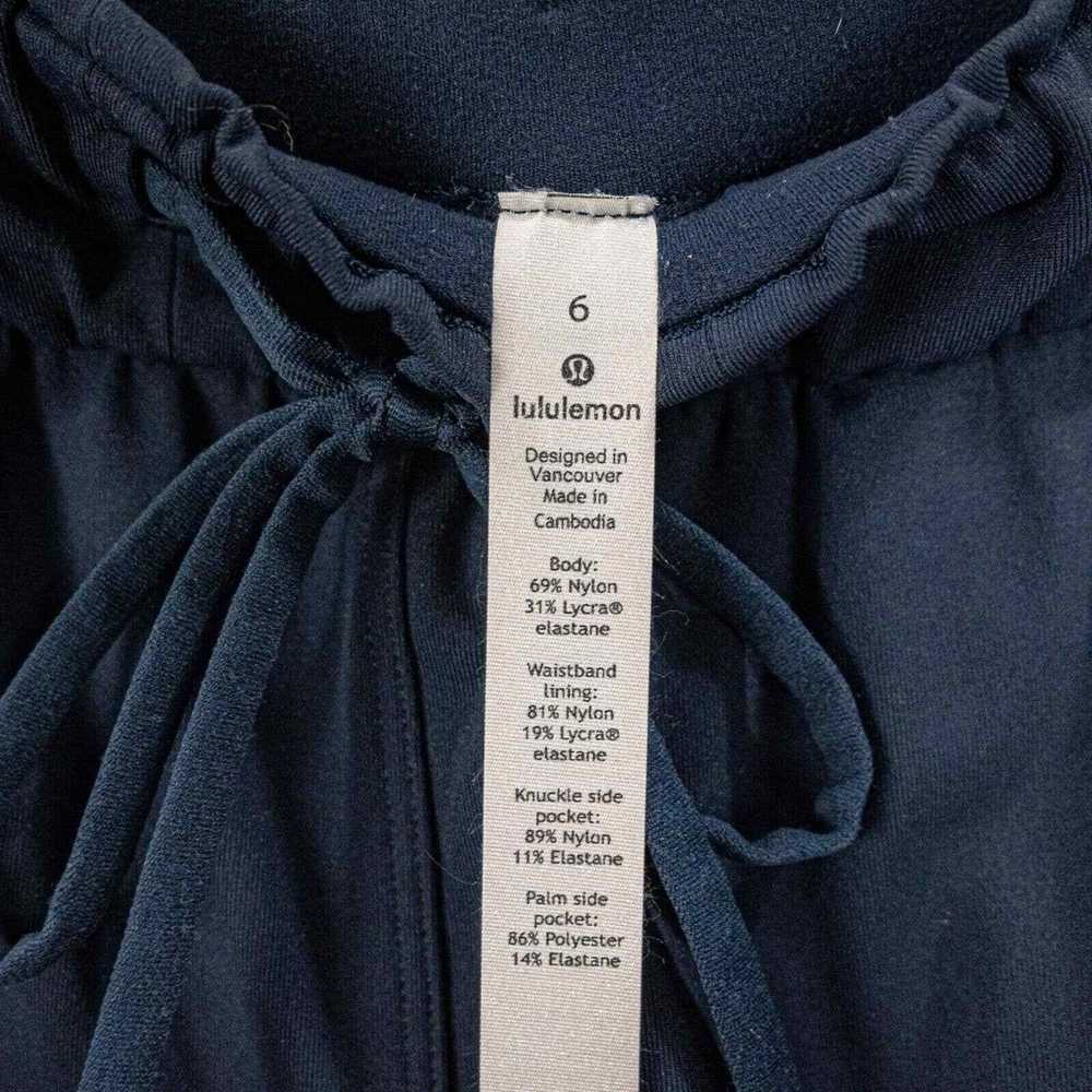 Lululemon Lululemon Size 6 the Keep Moving Crop J… - image 3