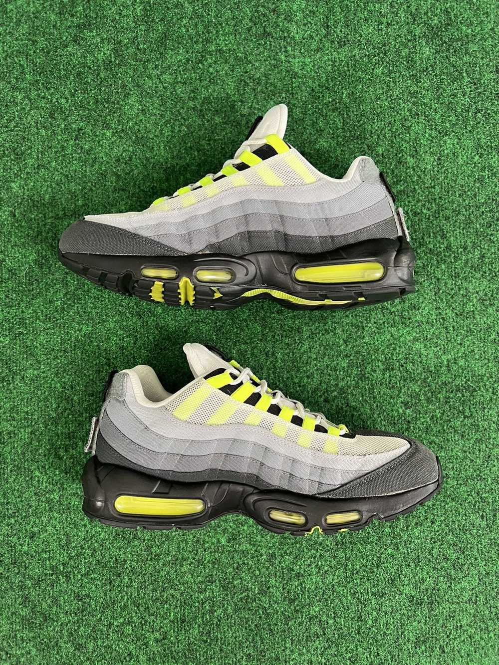 Nike Nike Air Max 95 V SP Sz 11.5 Neon Yellow Vol… - image 3