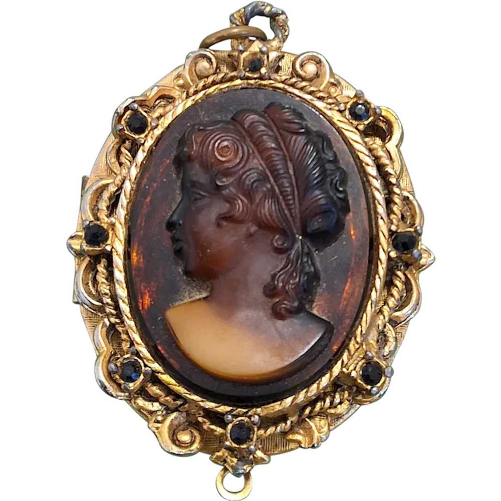 Vintage Glass Cameo Locket/ Pendant - image 1