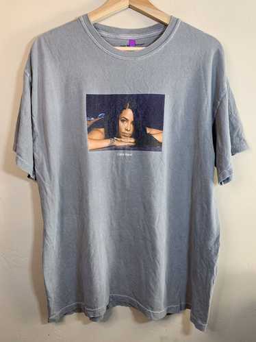 RARE - Aaliyah on sale 90’s Bandanna Graphic Crewneck - S