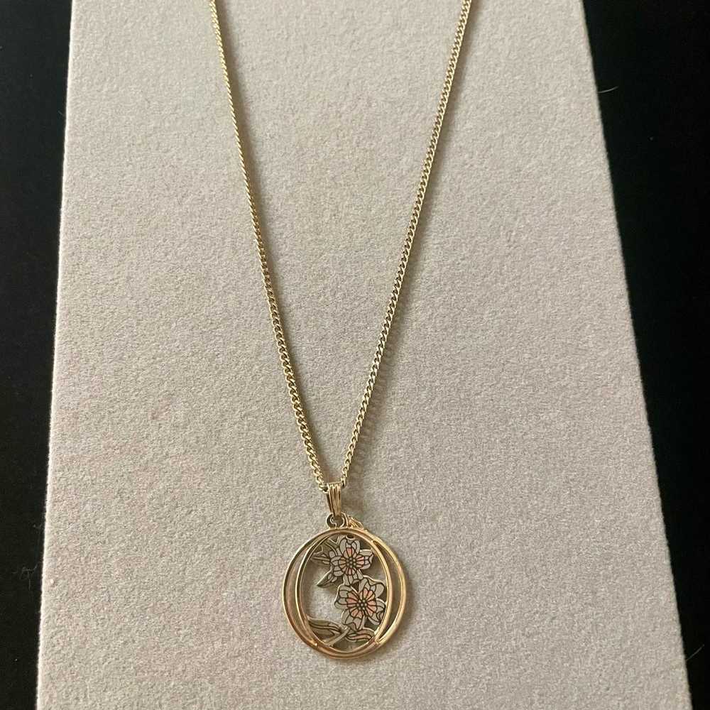 Vintage Round Floral Gold Tone Pendant Necklace - image 2