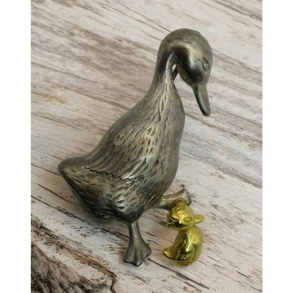 Vintage Pewter Mother Duck With Trembler Gold Ton… - image 1