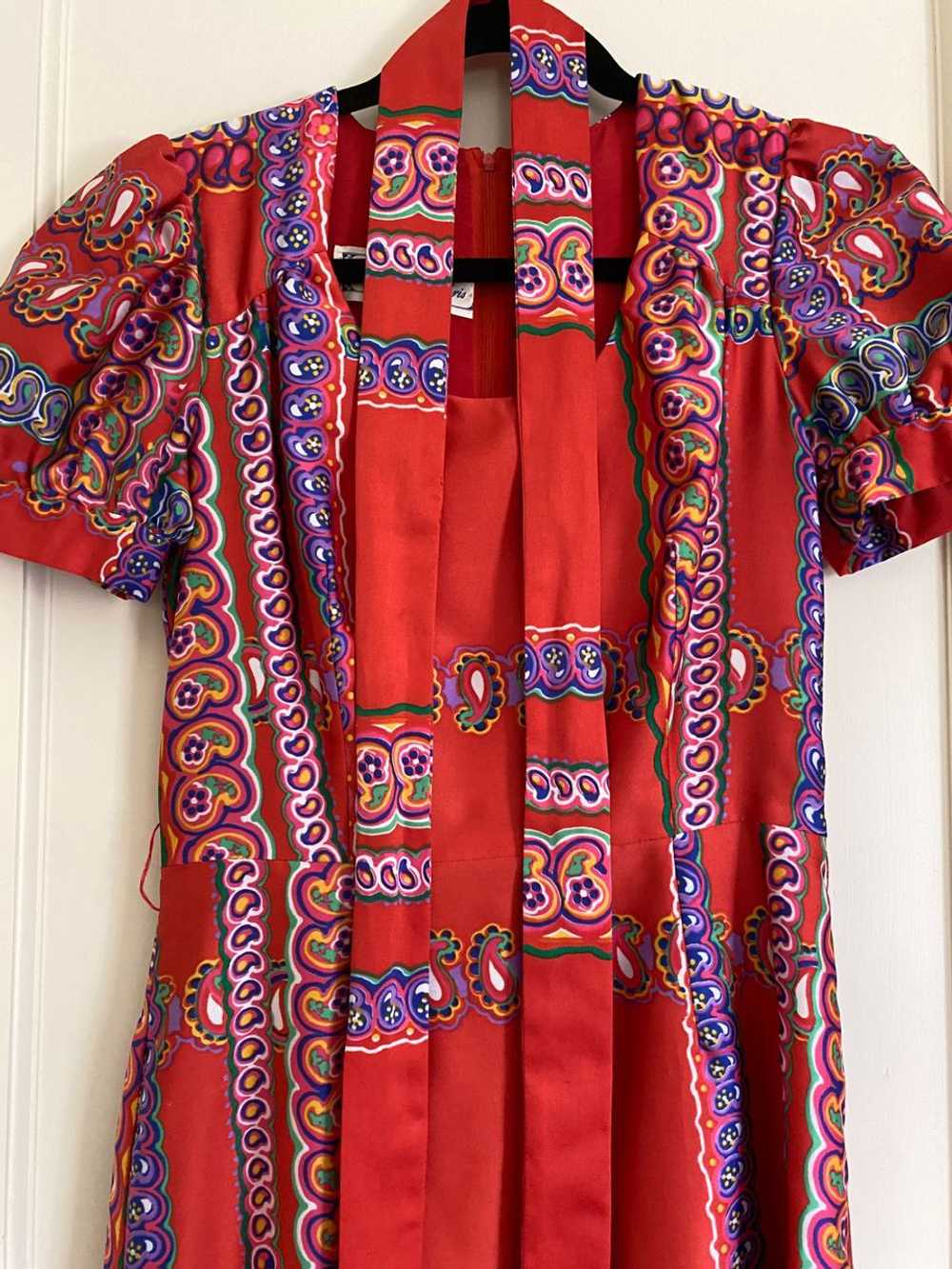 Vera Mont Paris 70s Red Paisley Silk Maxi Dress (… - image 3