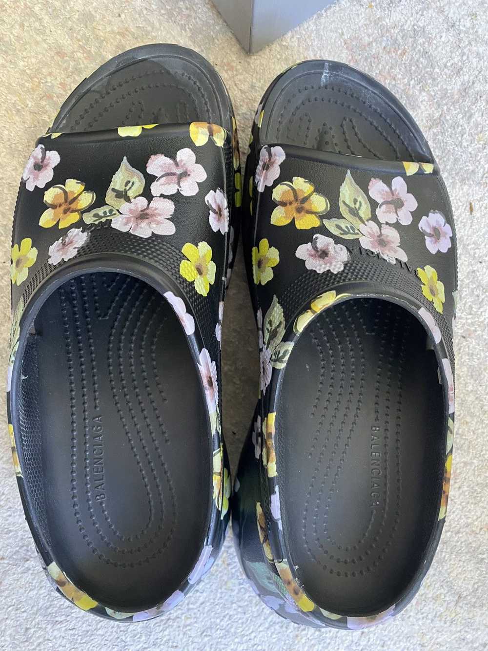 Balenciaga × Crocs Black Floral Pool Slides - image 6