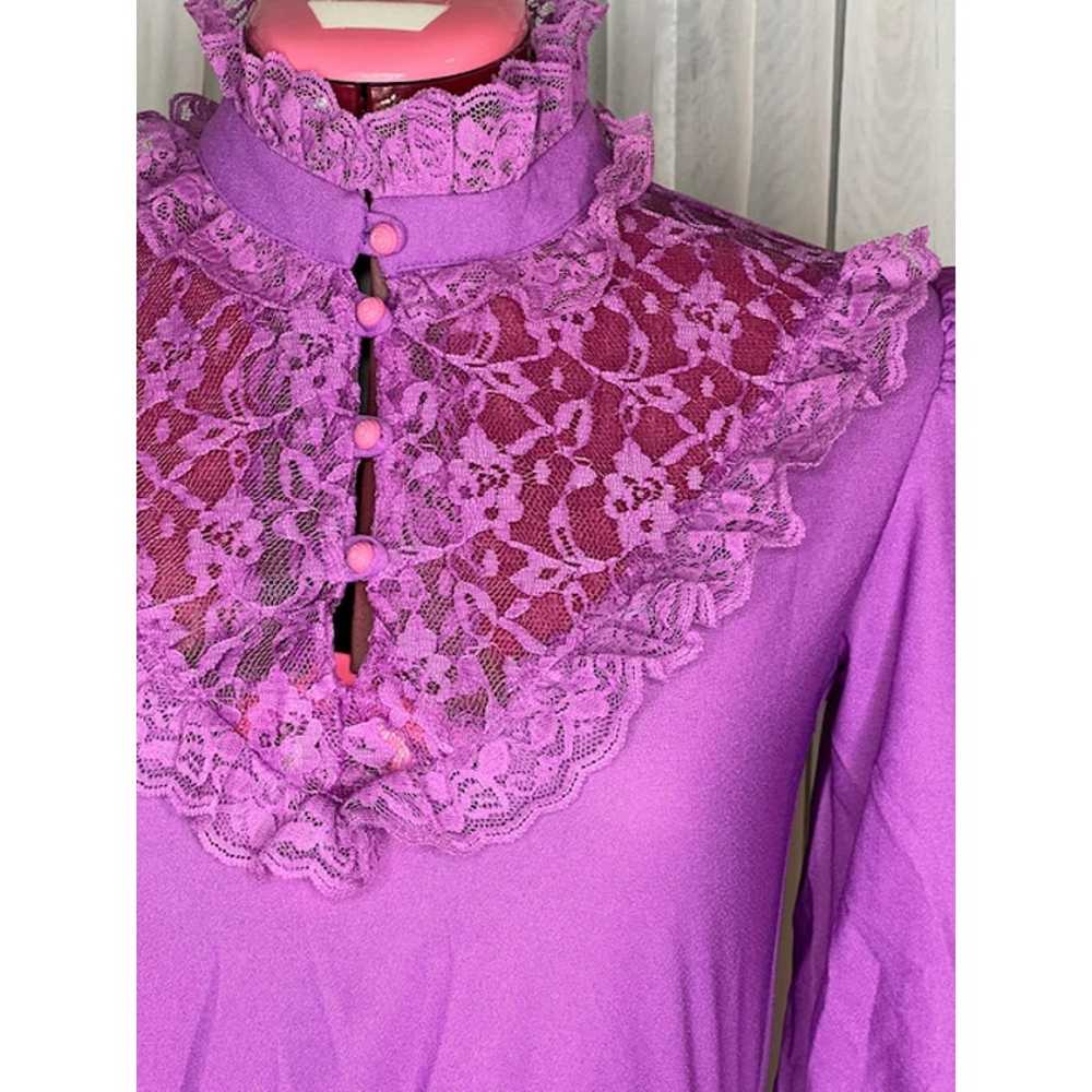 Dress fit and flare 1970’s purple lace collar - image 2