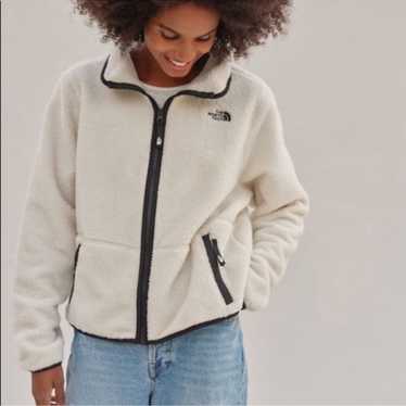 The North Face Dunraven Sherpa Cropped White Jacke