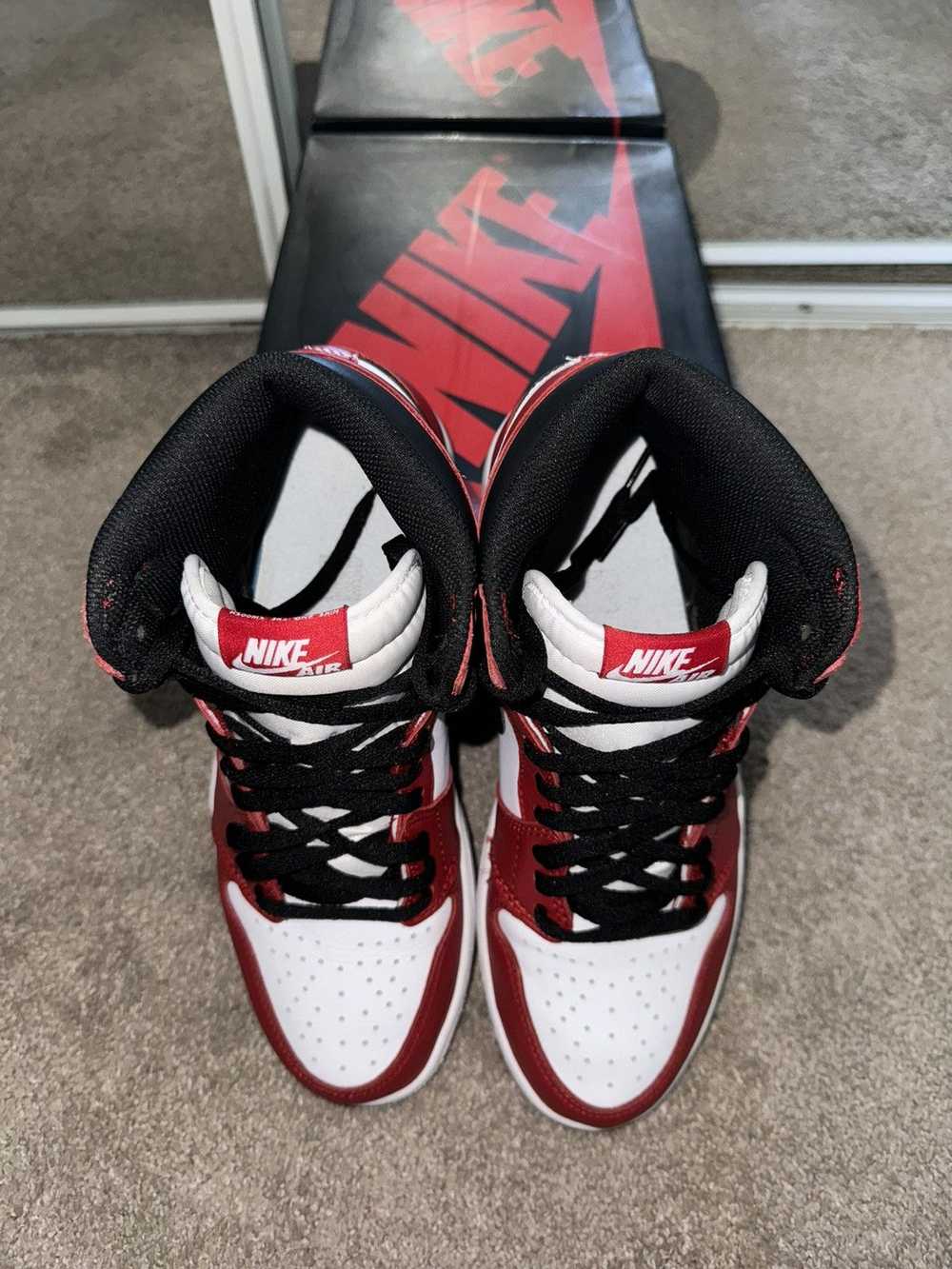 Nike Jordan 1 Retro Chicago 2015 (Size 10.5) - image 2