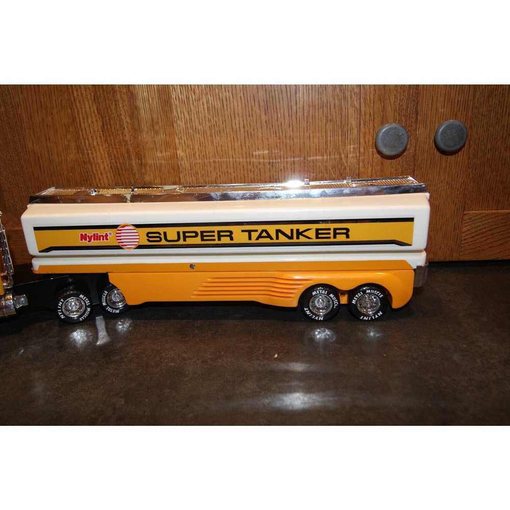 Unbrnd VTG Nylint Tractor Trailer SUPER TANKER Oi… - image 9