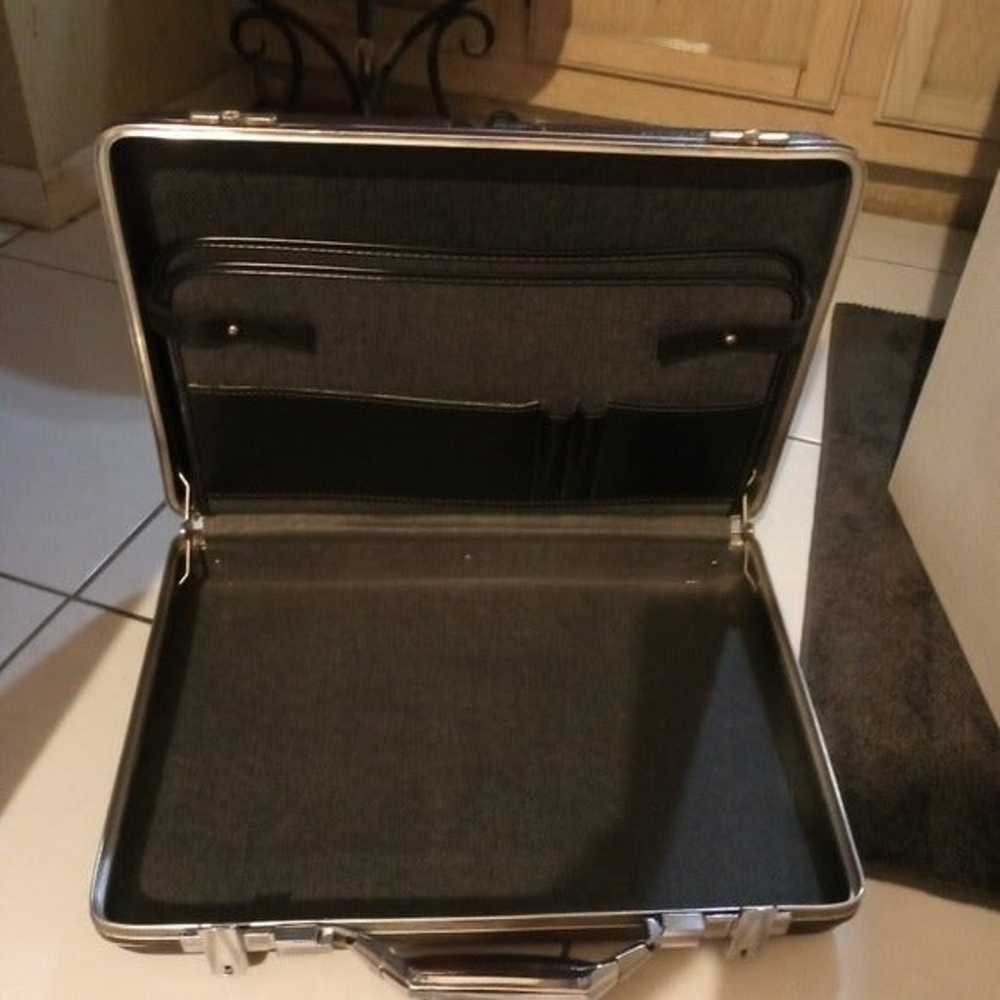 Vintage Escort briefcase - image 3