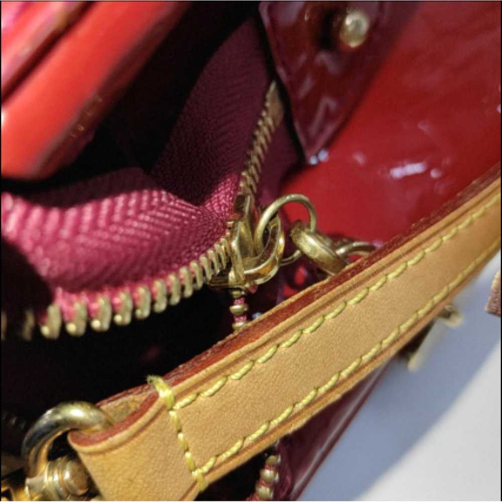 Louis Vuitton Bréa patent leather handbag - image 8