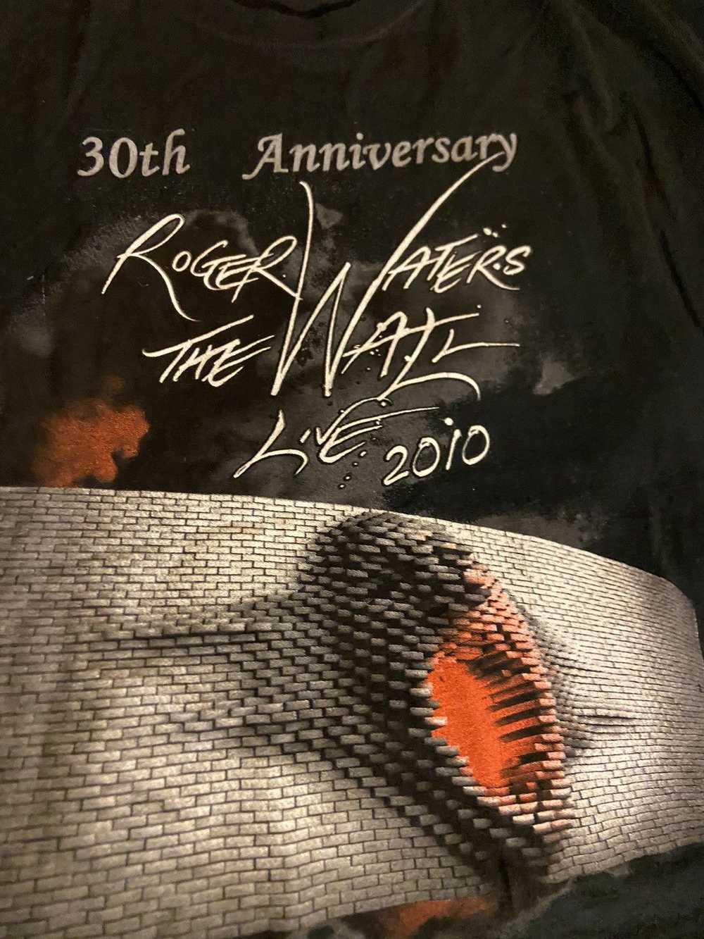 Band Tees × Pink Floyd 2010 Roger Waters The Wall… - image 2