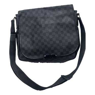 Louis Vuitton District leather bag