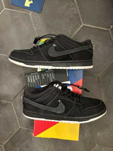 Nike Nike SB dunk low gnarhunters black - image 1