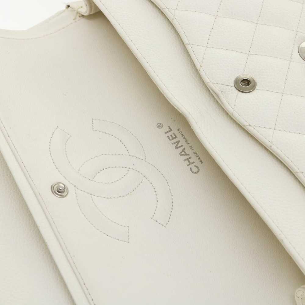 Chanel Timeless White Leather Shoulder Bag (Pre-O… - image 9