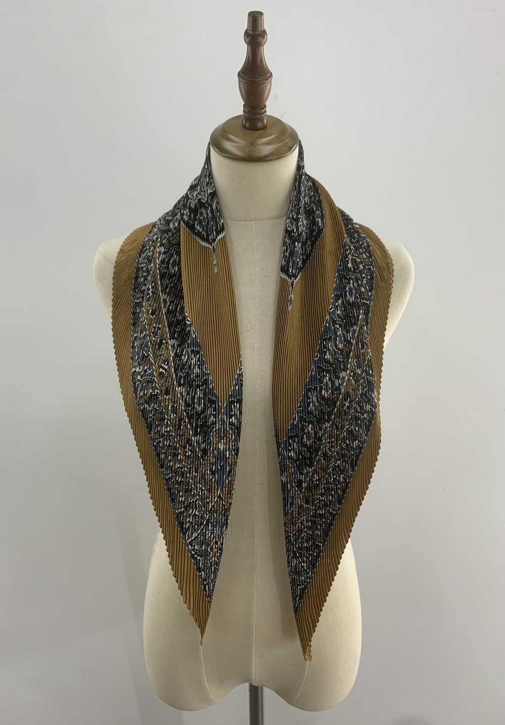 Vintage Sunkyung Sa pleat scarf neckwear - image 1