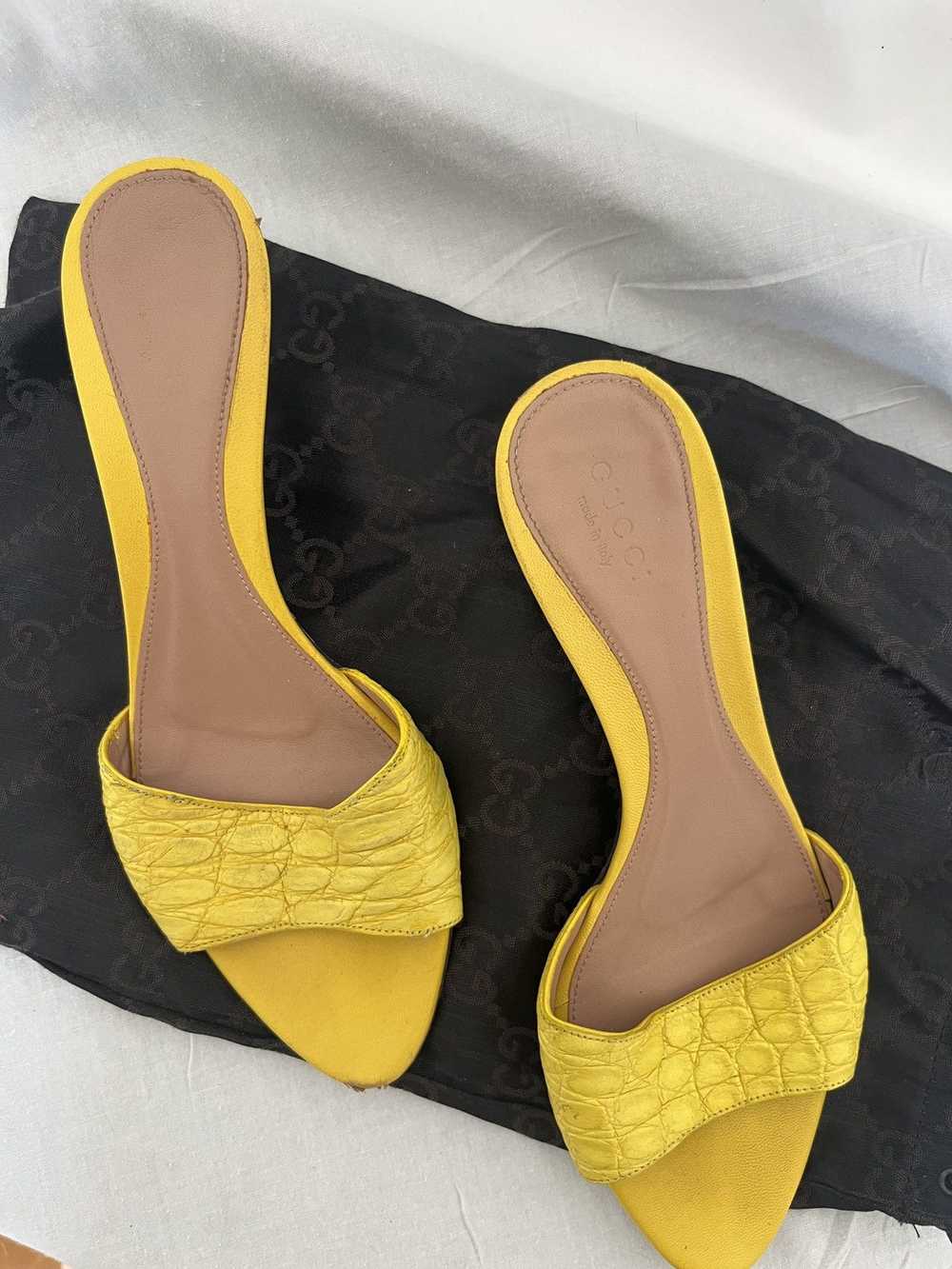 Gucci Vintage Gucci yellow alligator embossed kit… - image 2