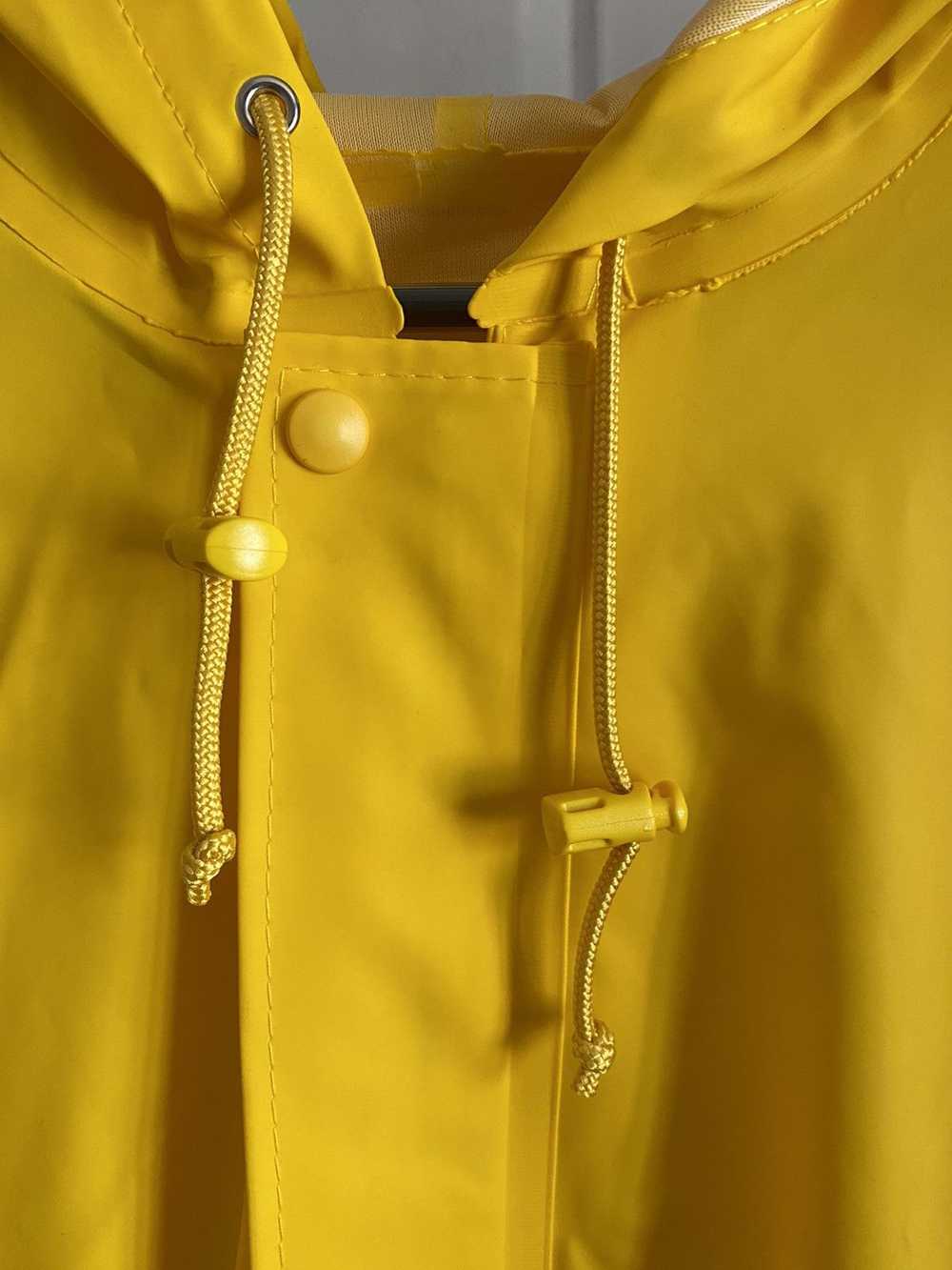 Vetements Vetements x DHL HK EXCLUSIVE RAINCOAT - image 4