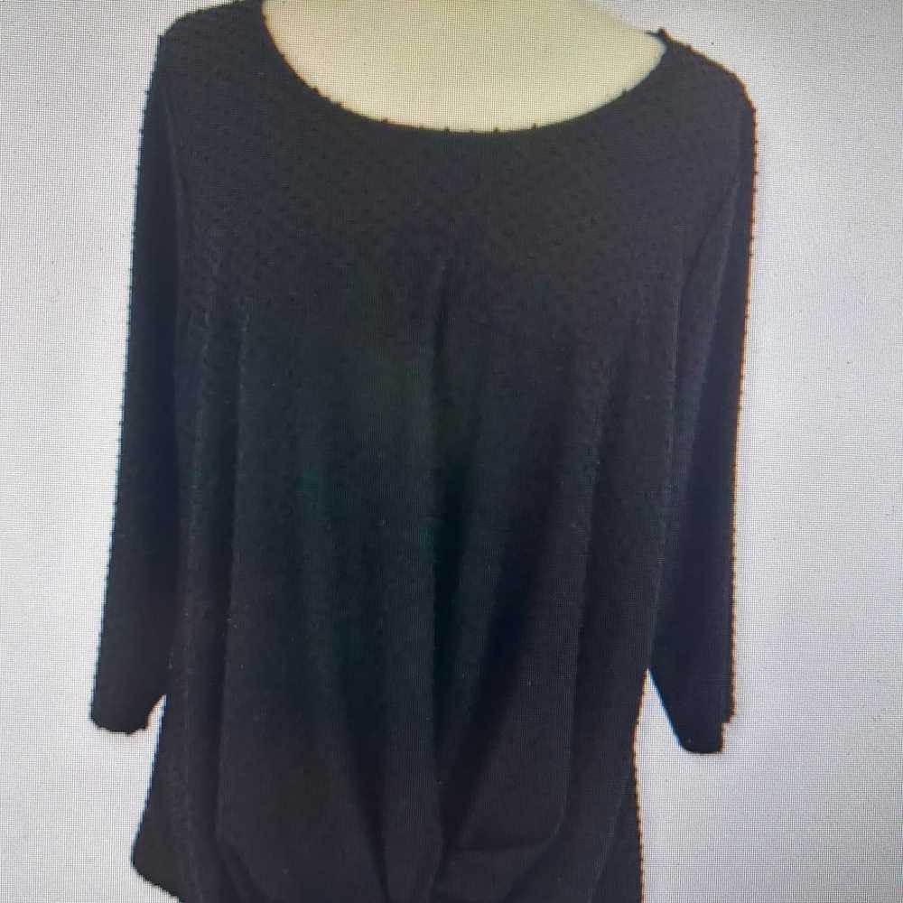 W5 black vintage knobby  textured top. Size M - image 1