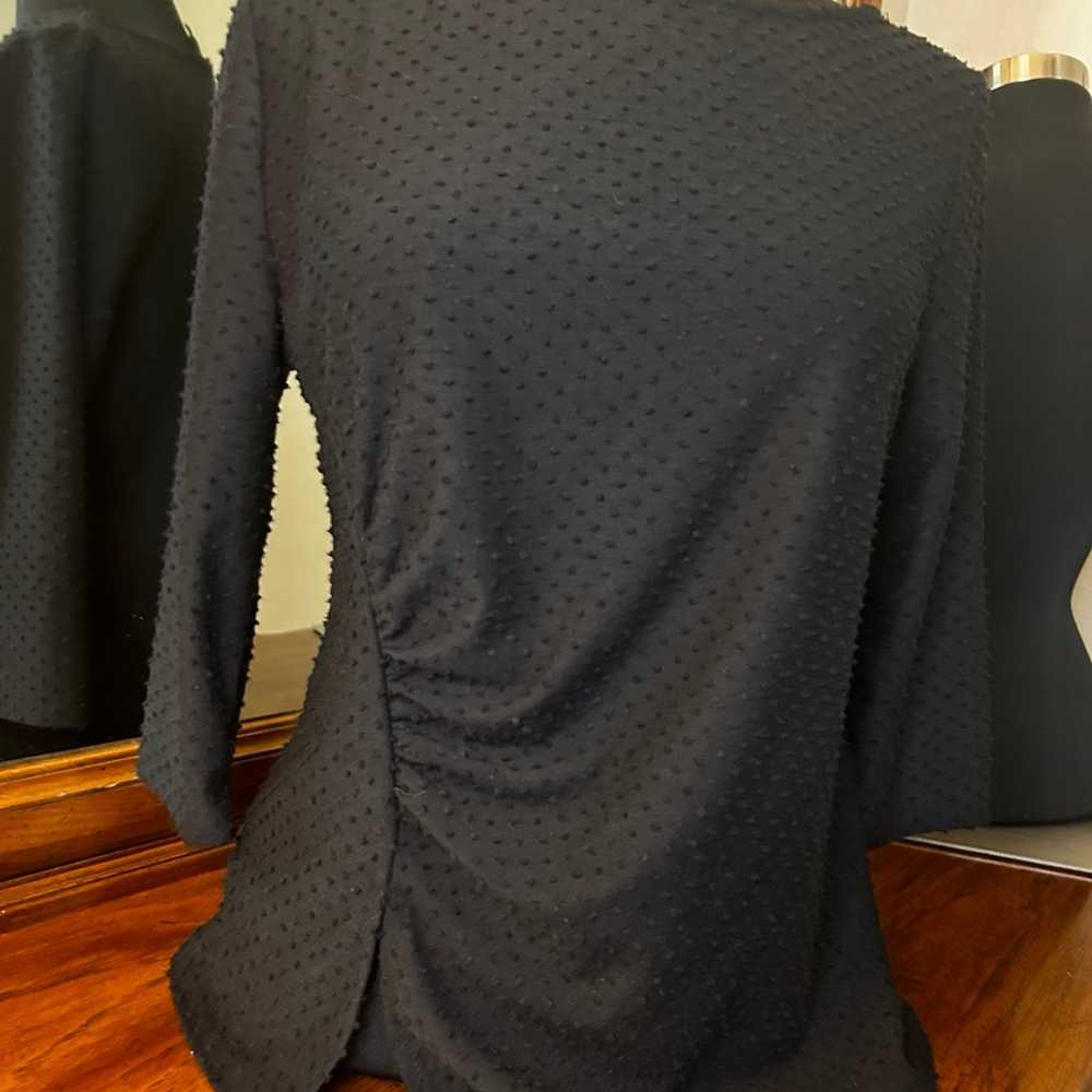 W5 black vintage knobby  textured top. Size M - image 3