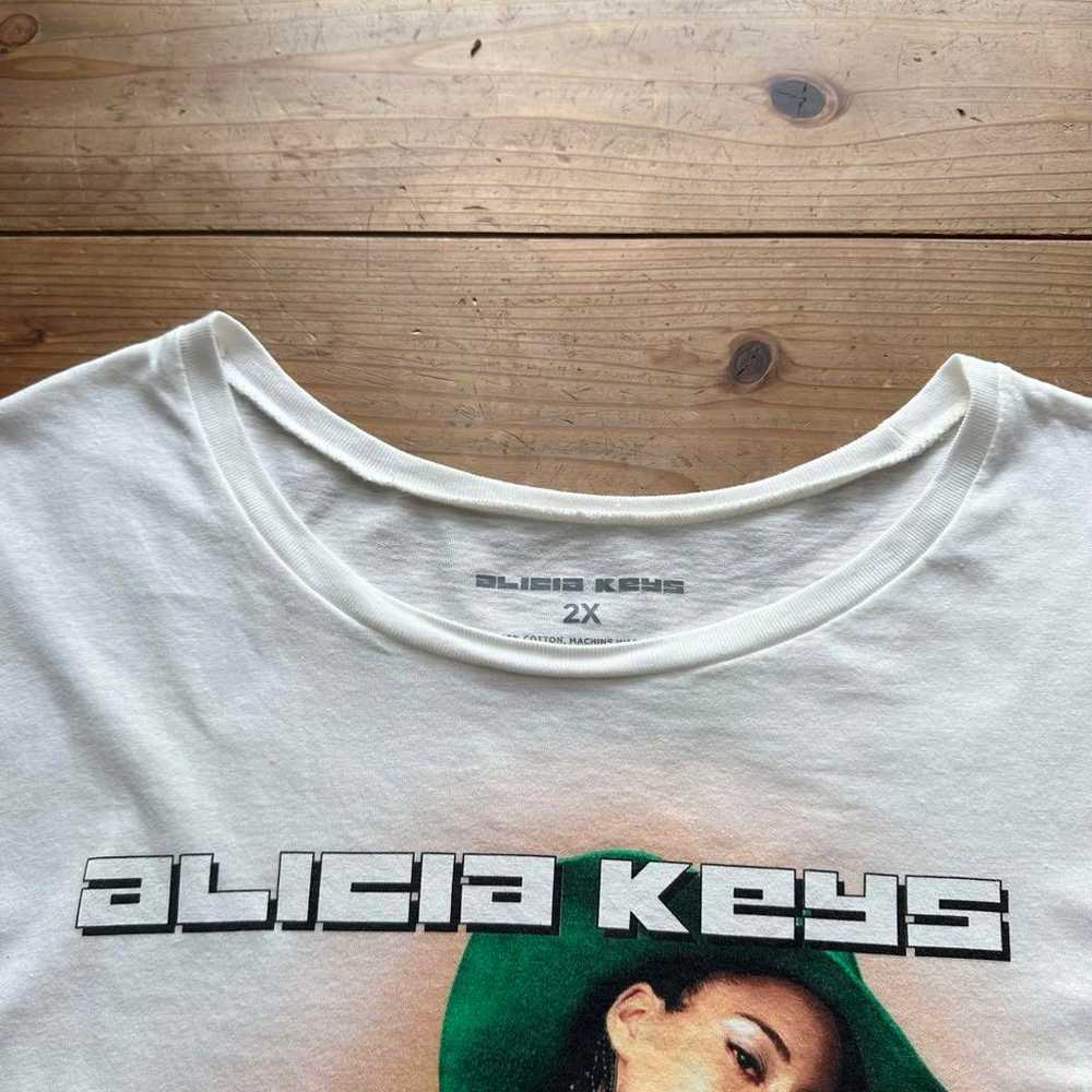 Rare Alicia Keys 2002 Tour Graphic T-shirt. - image 6