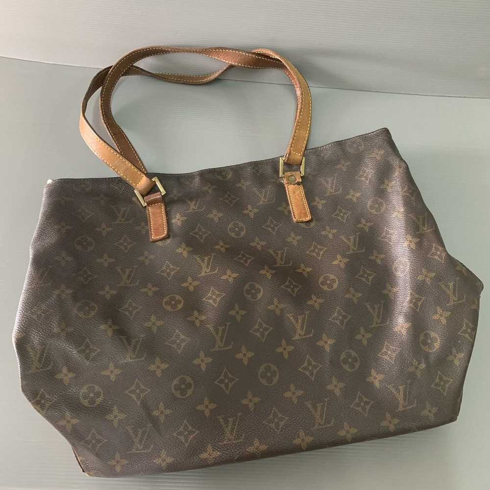 Louis Vuitton ‼️💥FAST SALE💥‼️Authentic Louis Vu… - image 2