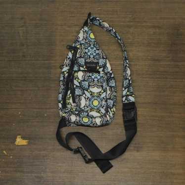 Designer Vera Bradley Backpack with Zip Closure B… - image 1