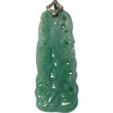Vintage 14K Gold Carved Lovely Jadeite Jade Penda… - image 1