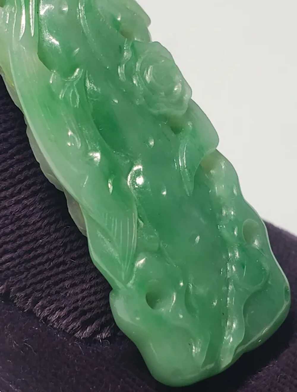 Vintage 14K Gold Carved Lovely Jadeite Jade Penda… - image 8