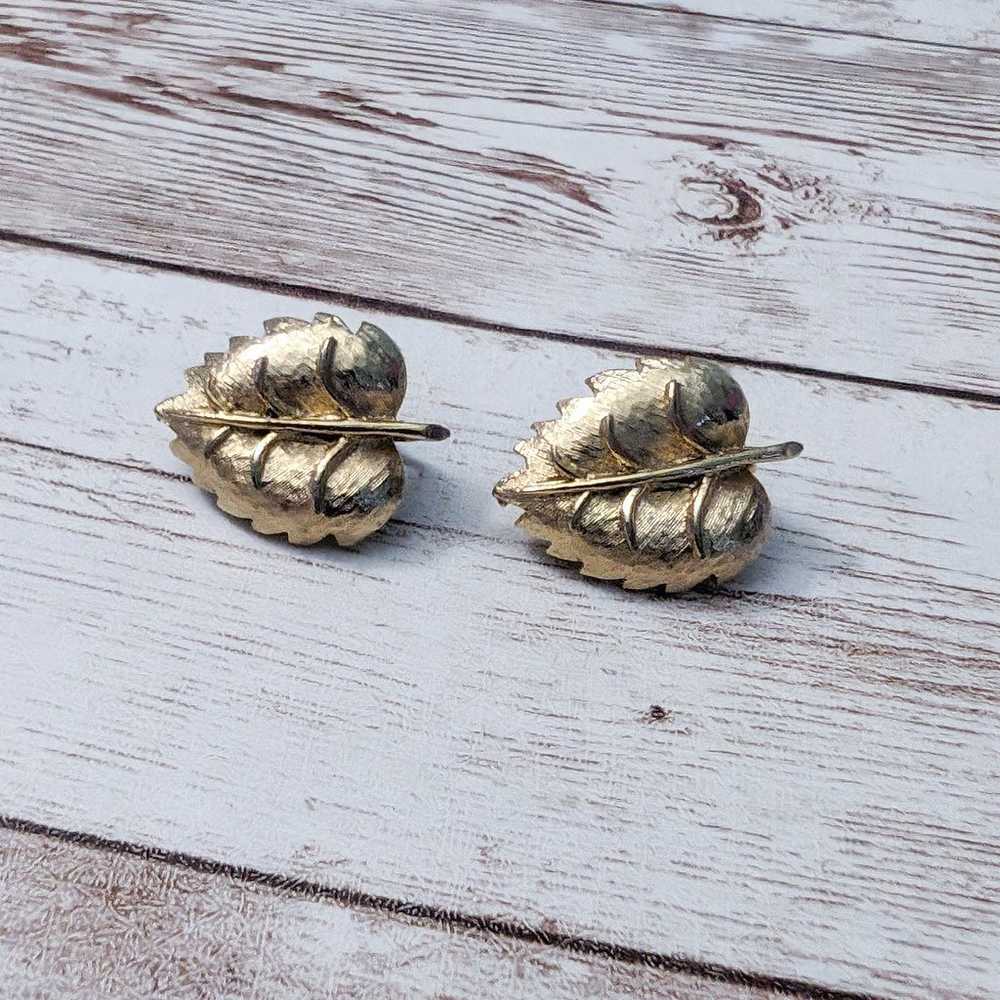 Vintage Clip On Earrings Gold Tone Leaf 1" - image 2