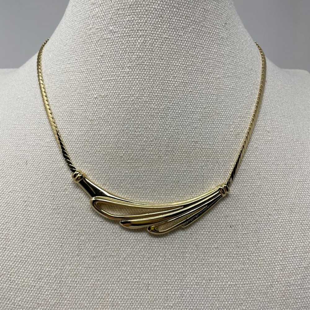 Trifari Vintage Gold Tone Abstract Necklace Women… - image 2