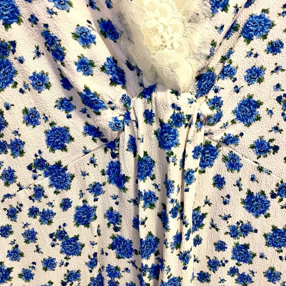 Blue roses flowers printed v neck lace dress size… - image 5