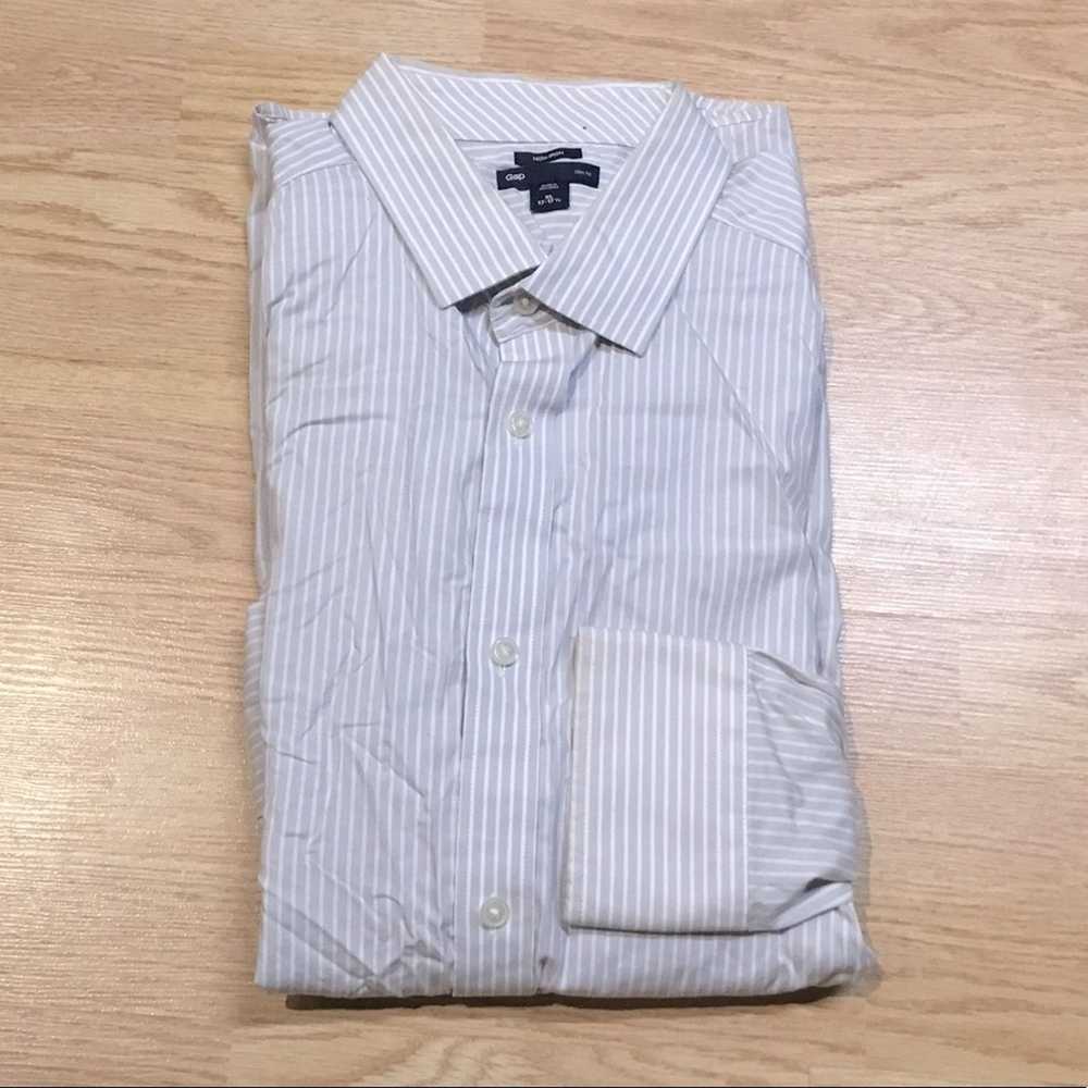 Gap Gap Non Iron Slim Fit Button Down Shirt - image 1